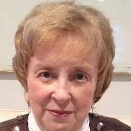 Элизабет Дрю