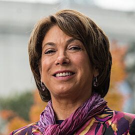 Лора Тайсон